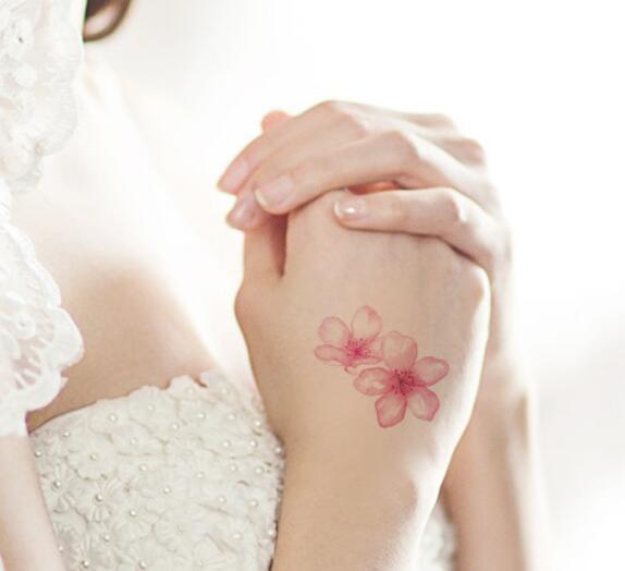 纹身莲花的寓意是什么