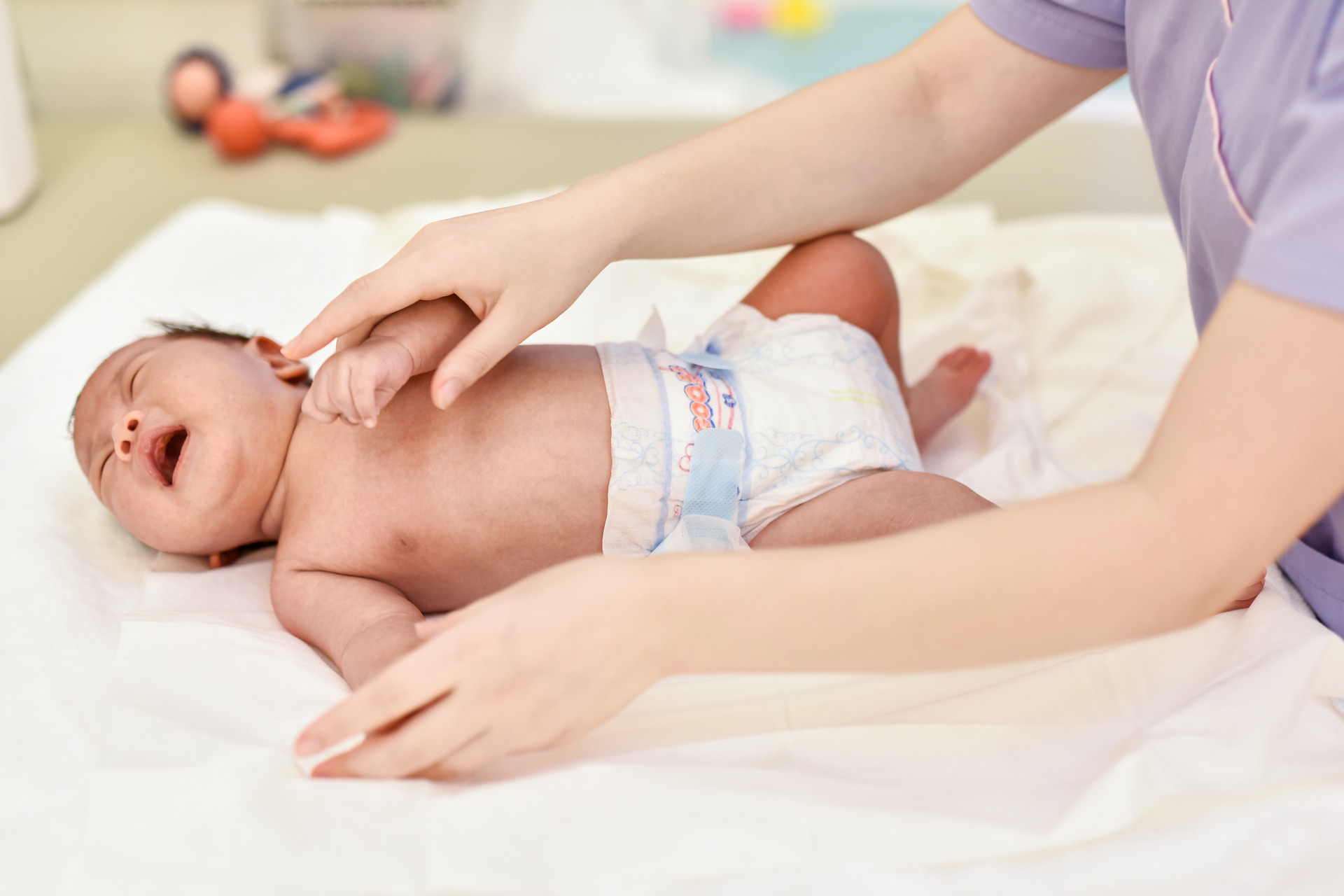 早产婴儿黄疸反复，早产儿黄疸多久能退完
