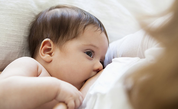 宝宝不爱吃奶的原因，新生宝宝拒乳怎么解决