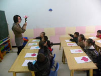 幼儿园数学教案：红黄排排队