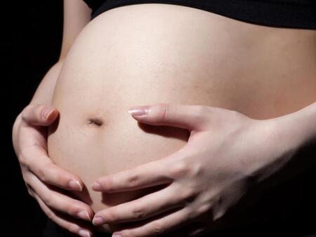32周胎儿体重几斤正常 胎儿32周体重多少正常